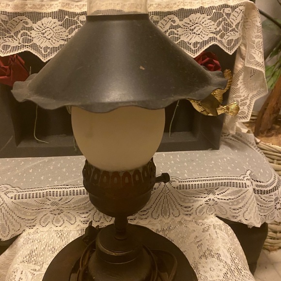 Lamp - Picture 2 of 4